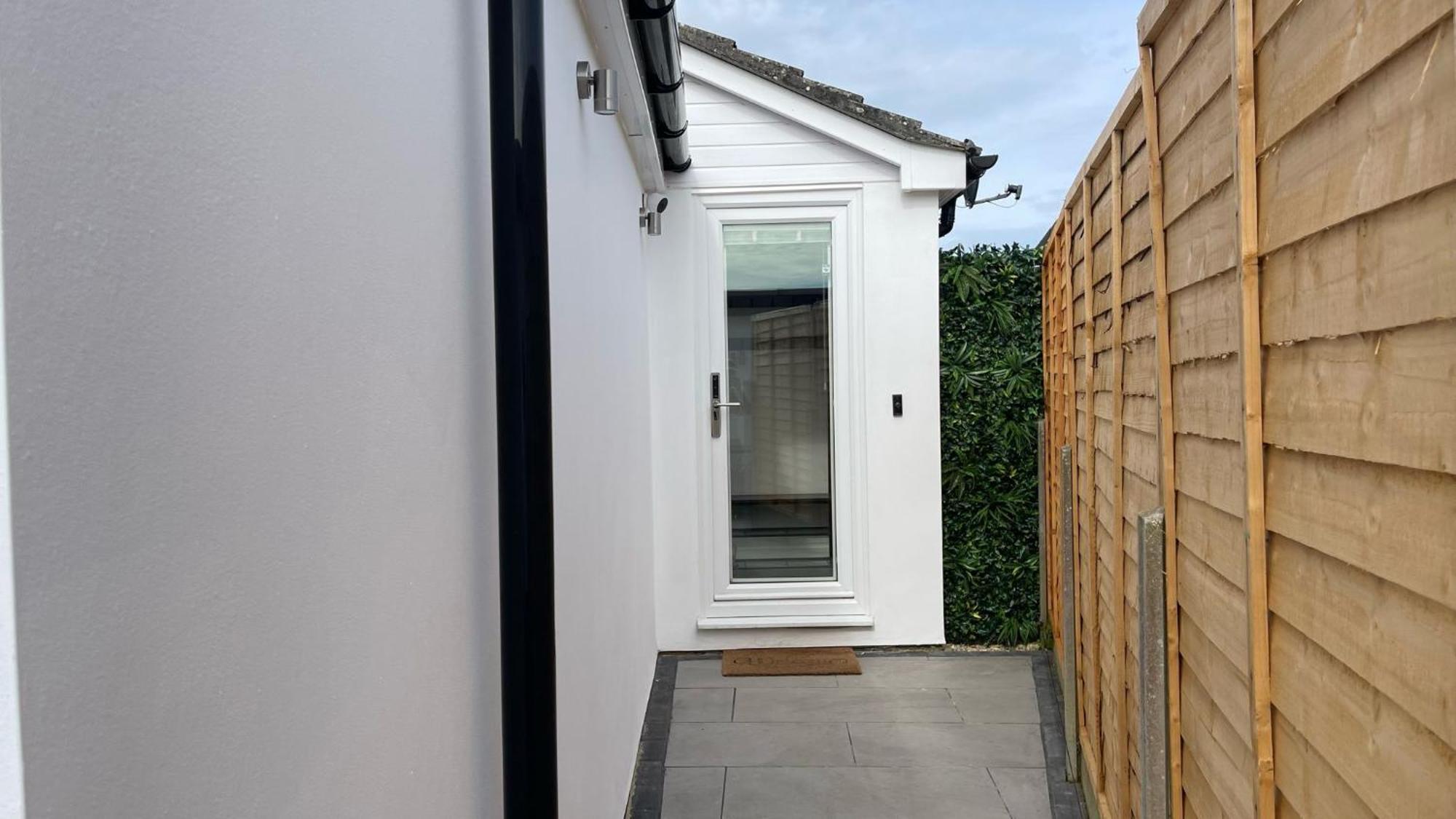 Private Luxury By The Sea, With A Personal Gym, Hot Tub, And Free Parking! Poole