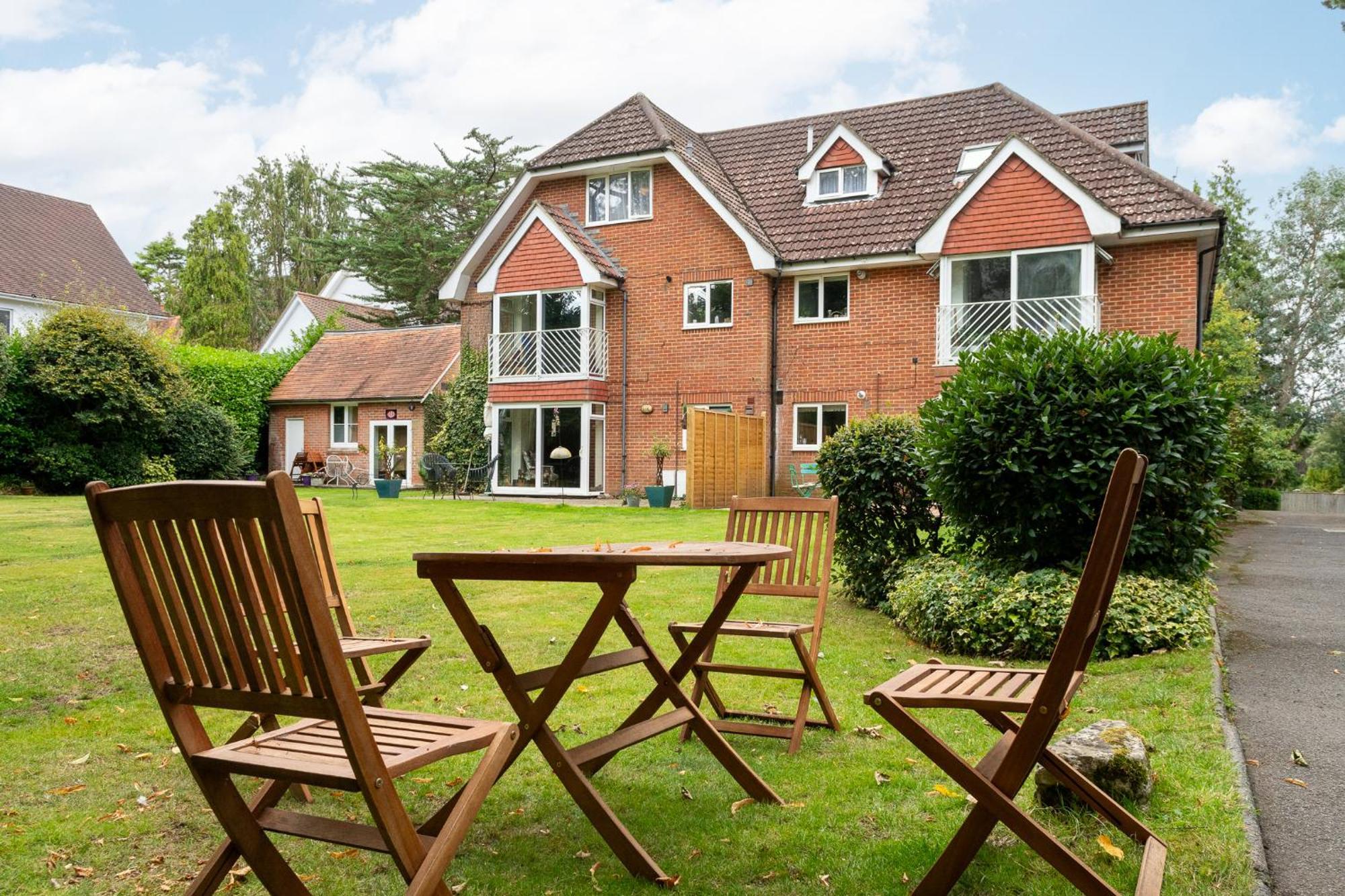 The Gables Poole, 3 Bedroom Penthouse