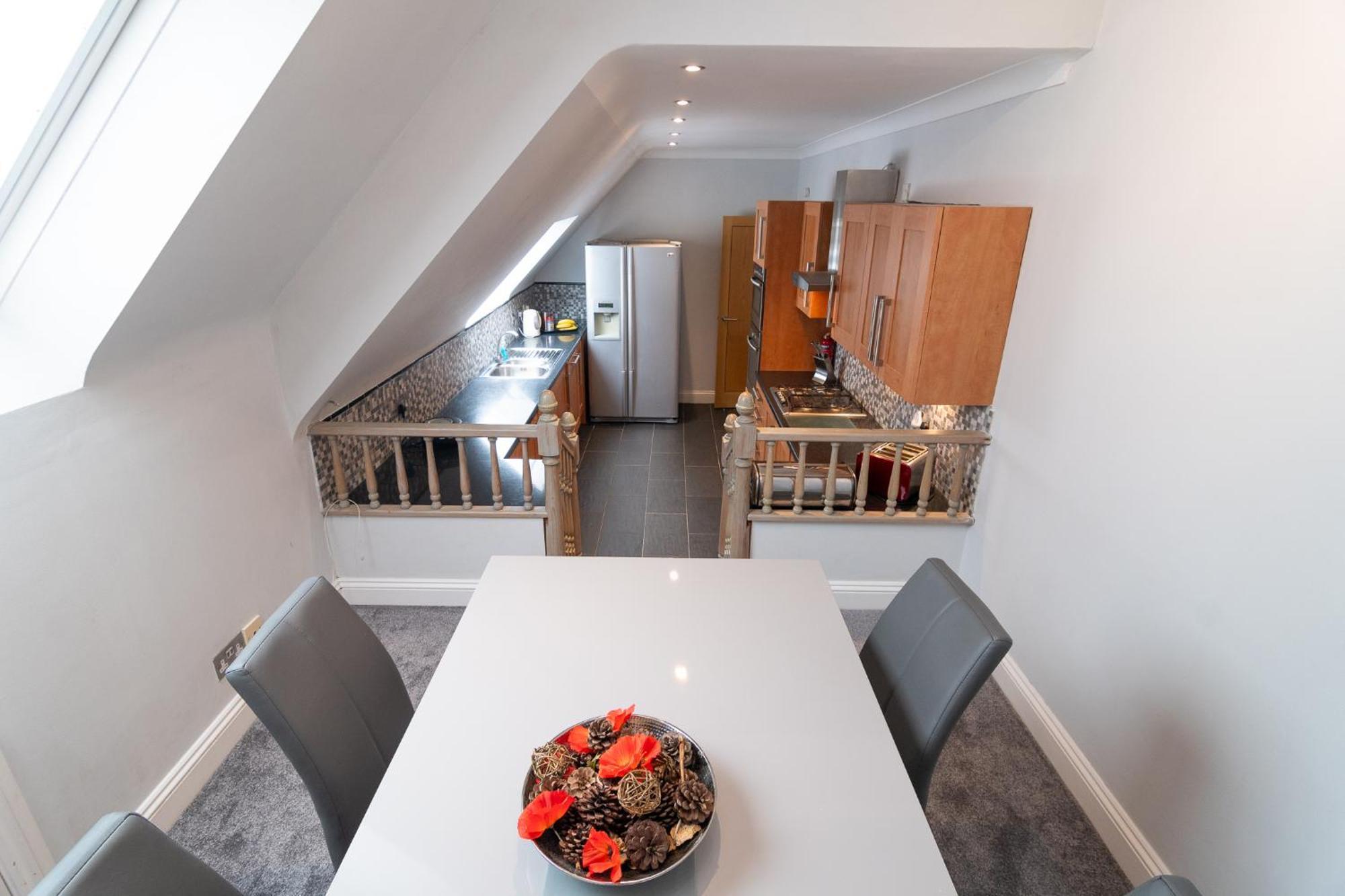 Apartment The Gables Poole, 3 Bedroom Penthouse Poole