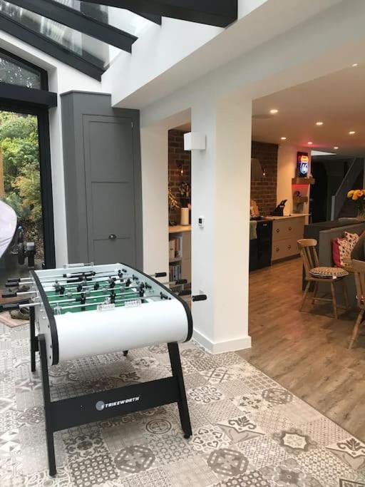 Villa Family House -swimming Pool And Amazing Garden Poole