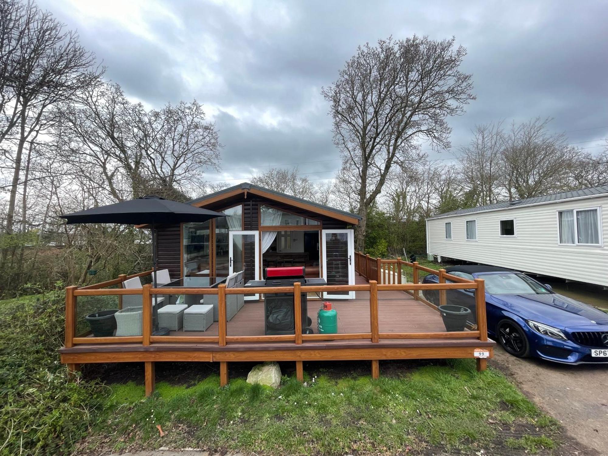 Apartment Falcove - 3 Bedroom Luxury Lodge, 5g Wifi, Full Sky Tv, Free Parking & Close To *