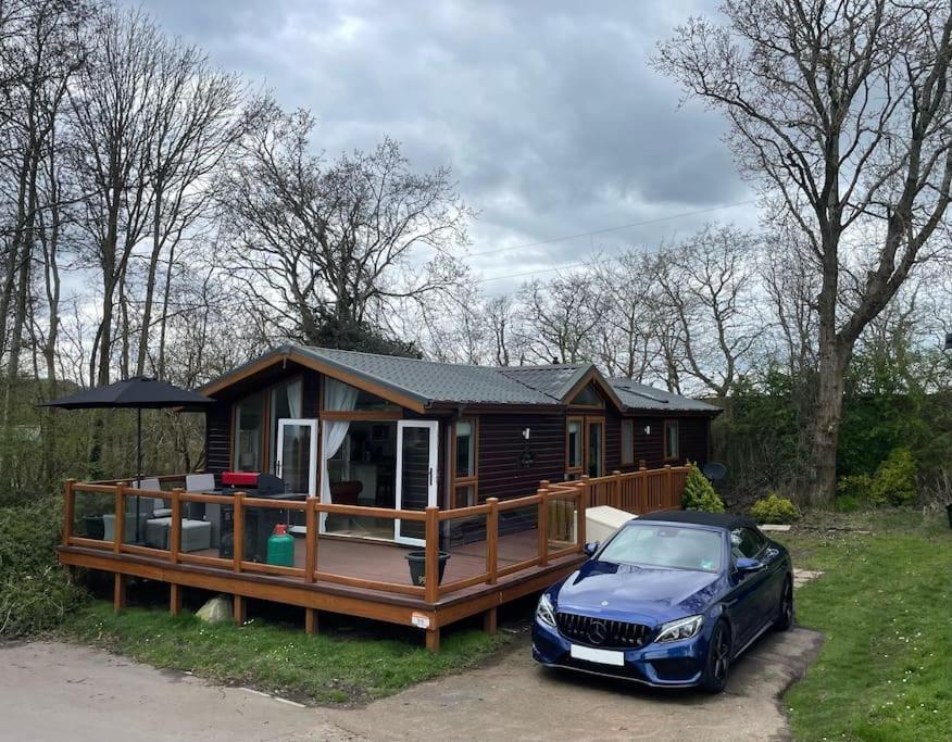 Falcove - 3 Bedroom Luxury Lodge, 5g Wifi, Full Sky Tv, Free Parking & Close To Apartment