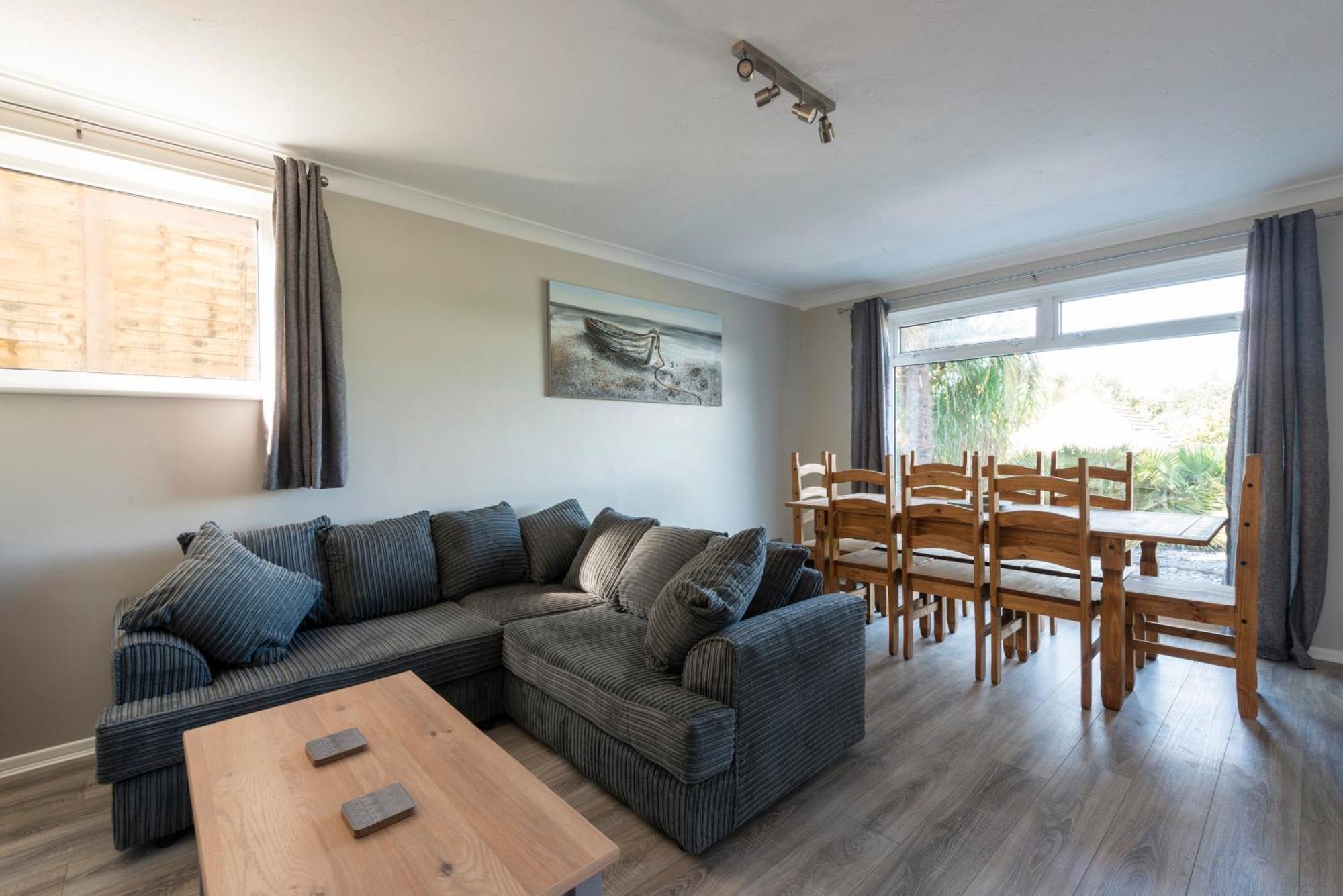 5 Bedroom Detached House Poole