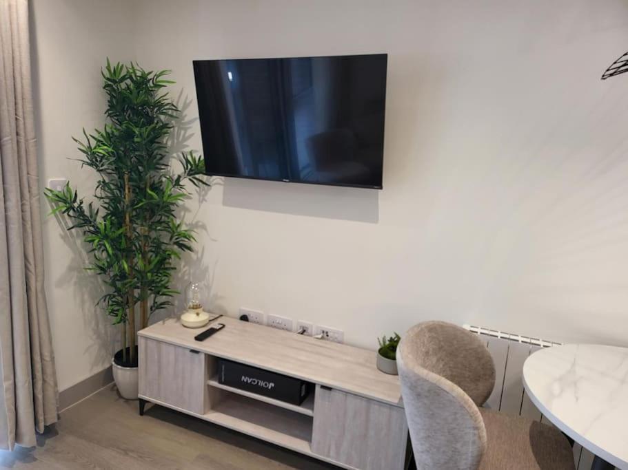Entire Prestige In Quay - Free Parking, Fast Wifi, Smart Tv & Netflix Poole