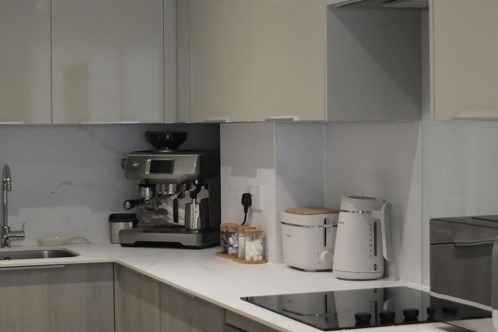 Entire Prestige In Quay - Free Parking, Fast Wifi, Smart Tv & Netflix *
