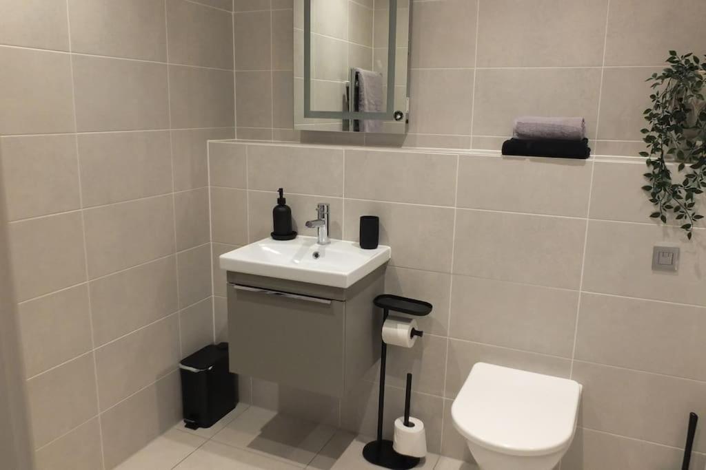Entire Prestige In Quay - Free Parking, Fast Wifi, Smart Tv & Netflix * Poole