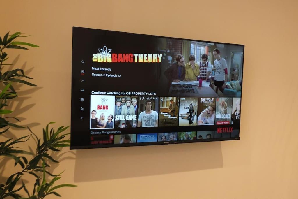 Apartment Entire Prestige In Quay - Free Parking, Fast Wifi, Smart Tv & Netflix *