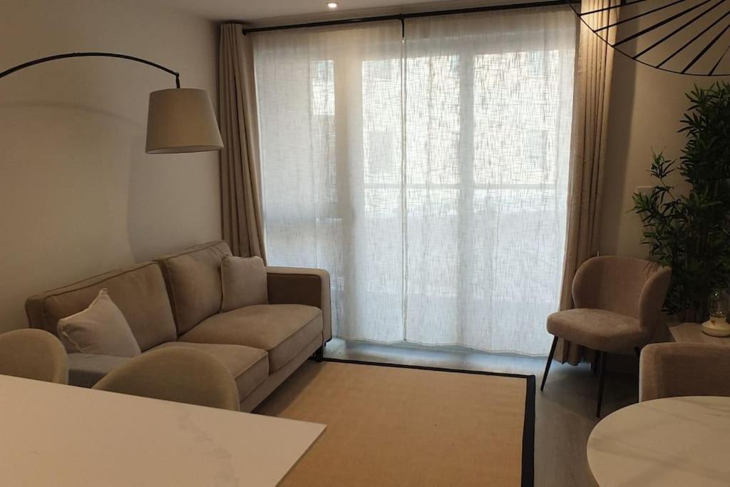 Entire Prestige In Quay - Free Parking, Fast Wifi, Smart Tv & Netflix