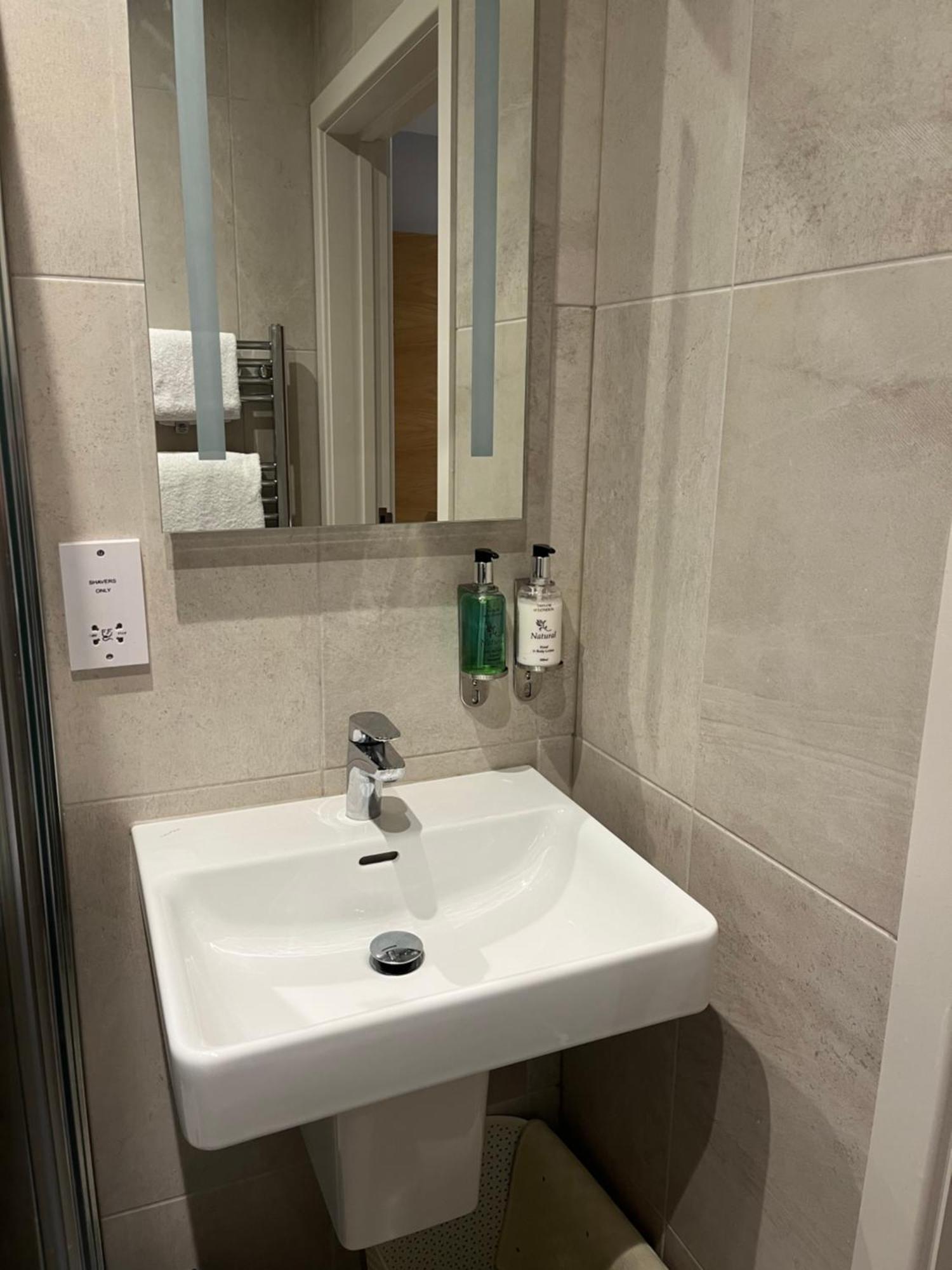 Rose And Crown Hotel 3*