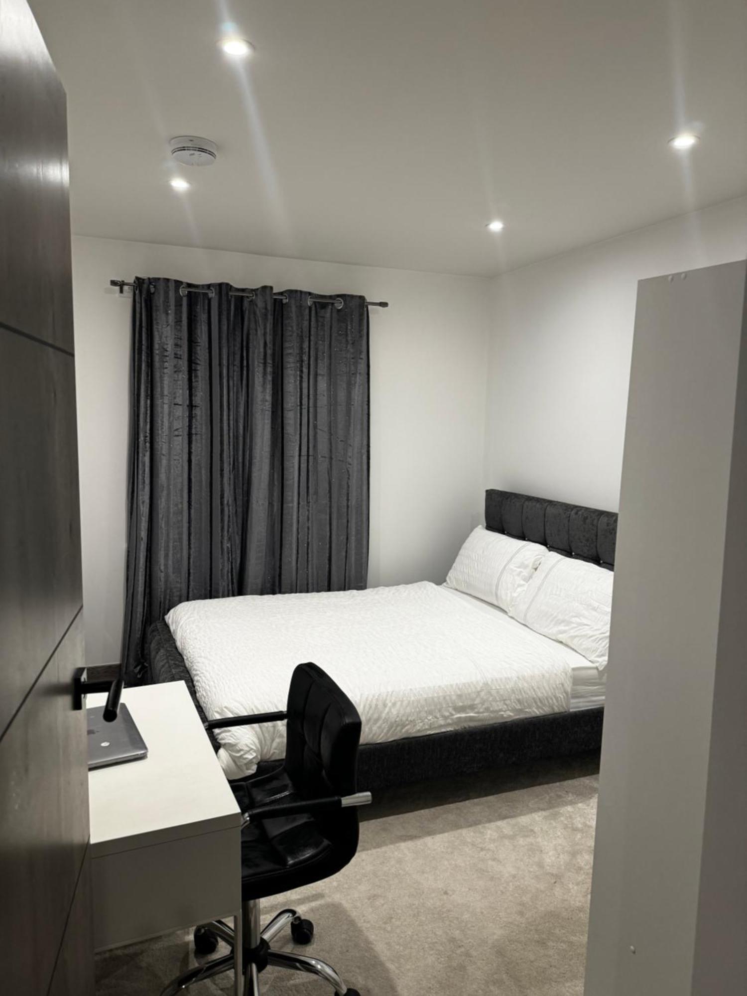 Luxury Ensuite Double Bedroom Homestay Poole