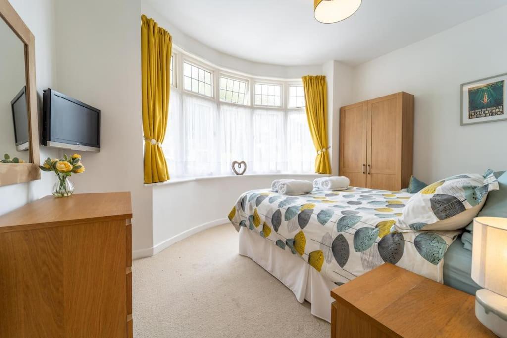 Apartamento Sandbanks Ground Floor 2 Bed Apt, 3mins Walk