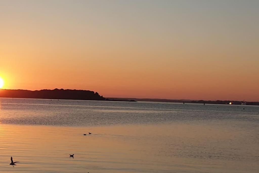 Sandbanks Ground Floor 2 Bed Apt, 3mins Walk Apartamento