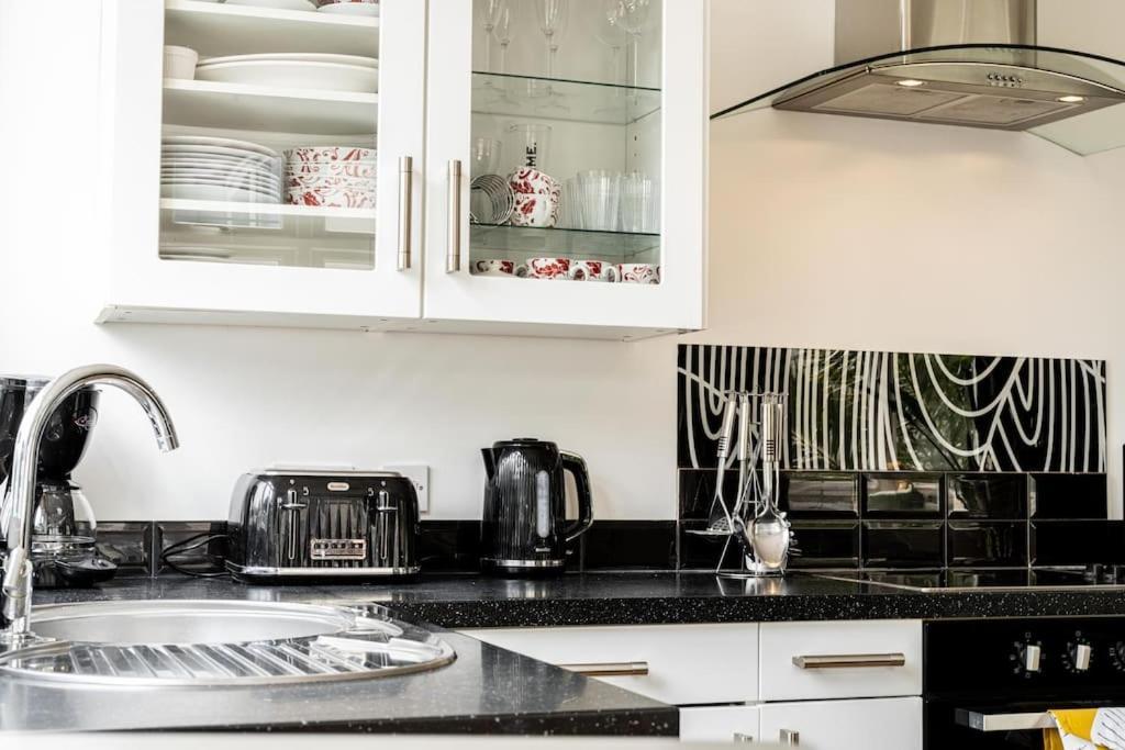 Apartamento Sandbanks Ground Floor 2 Bed Apt, 3mins Walk *