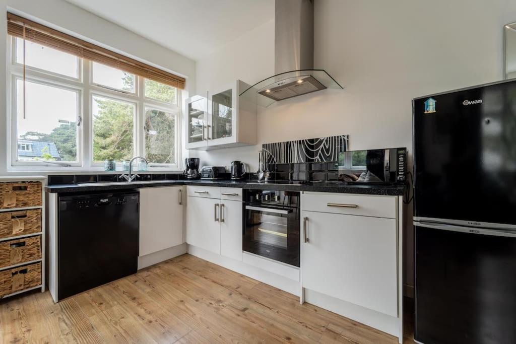 Apartamento Sandbanks Ground Floor 2 Bed Apt, 3mins Walk *