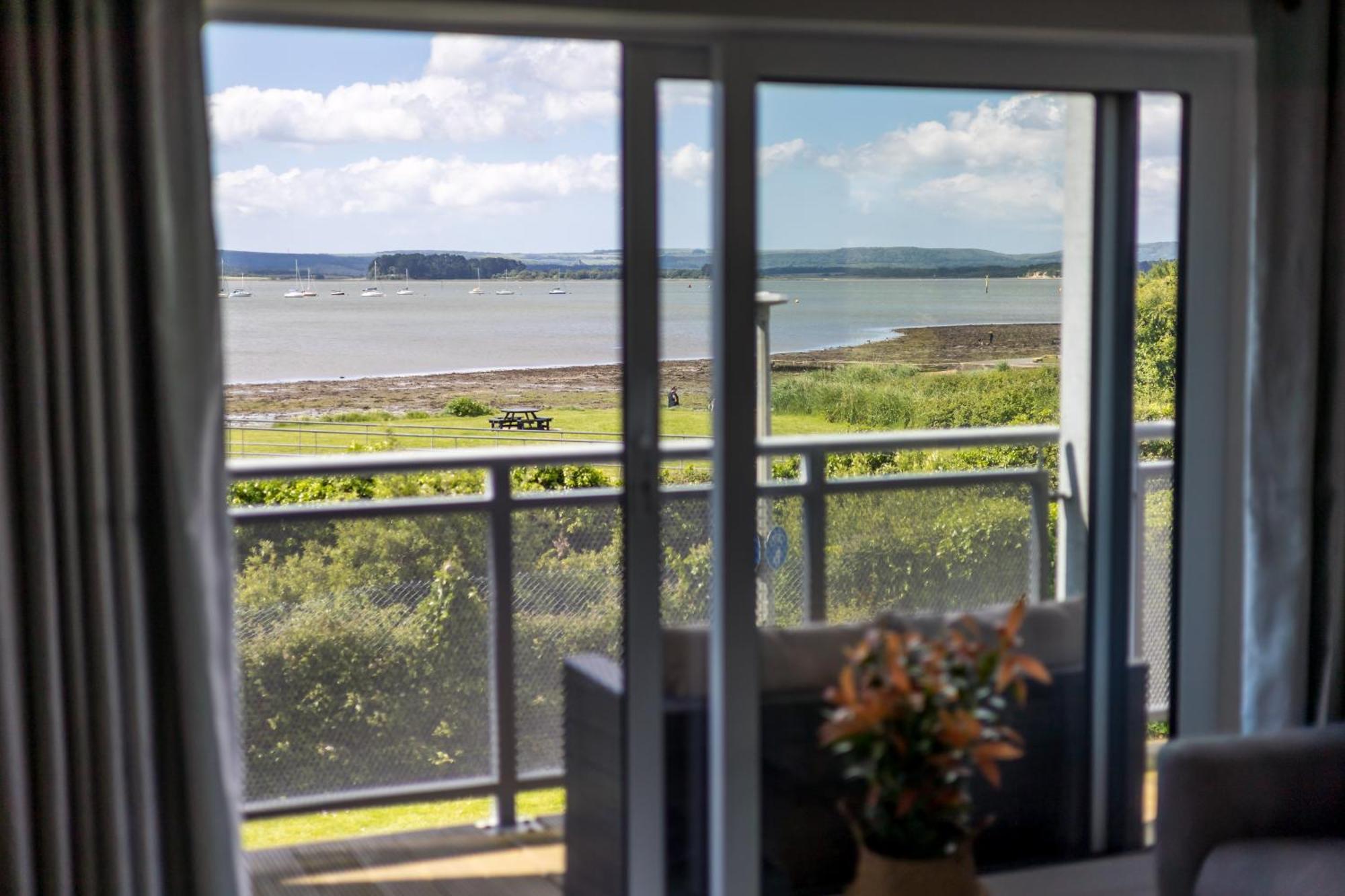 Isle View *