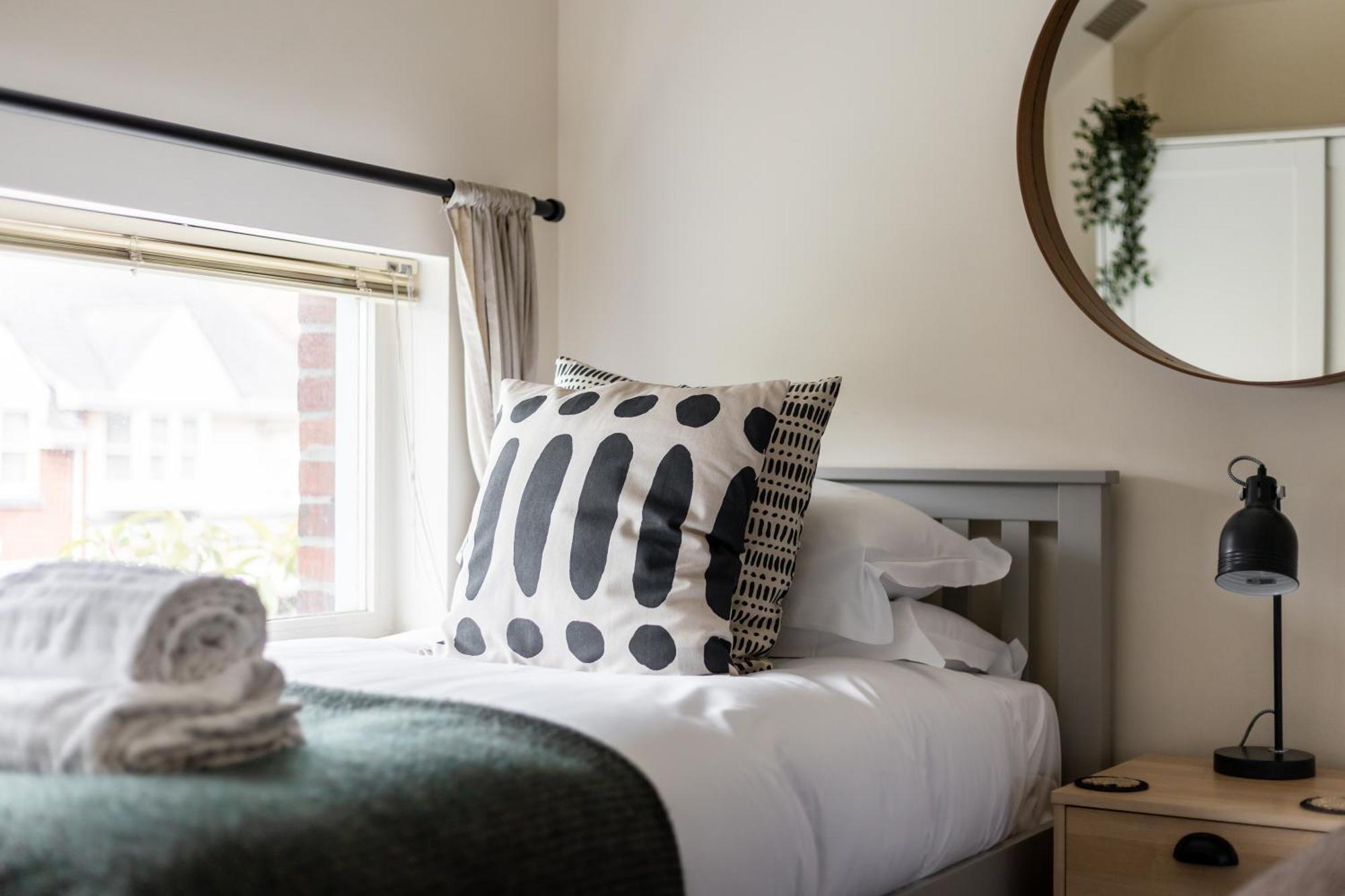 Holiday home Knots Poole