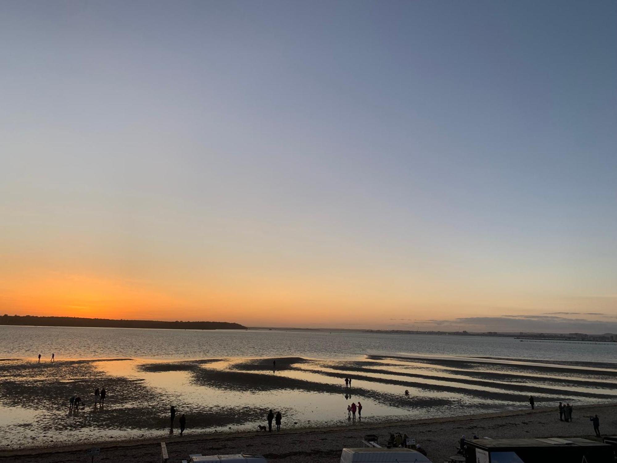 Sandbanks, Harbour *