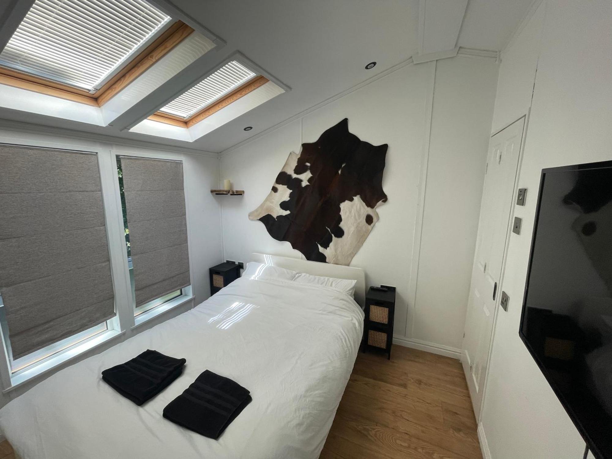 Falcove - 3 Bedroom Luxury Lodge, 5g Wifi, Full Sky Tv, Free Parking & Close To * Poole