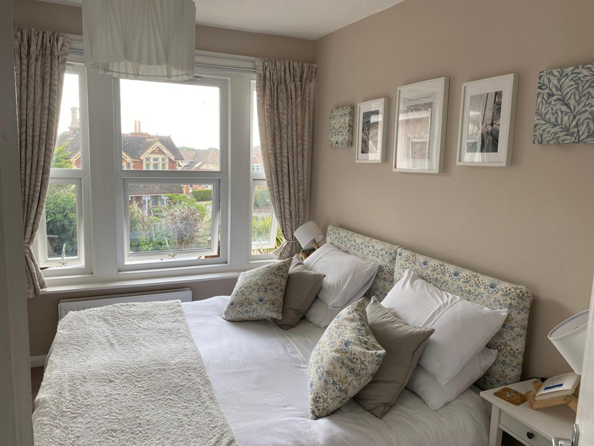 Guest house Poole Park House 2*