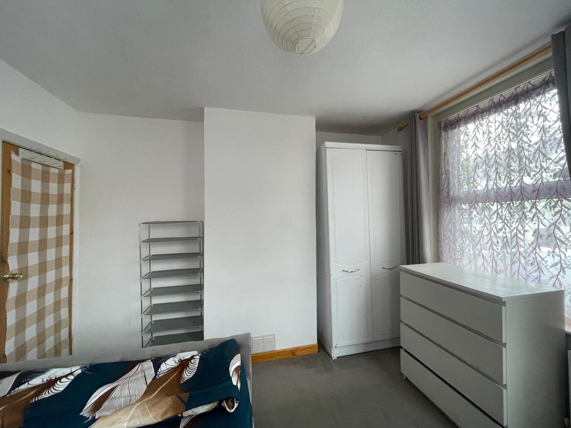 South Coast Guest With Free Parking Homestay Poole