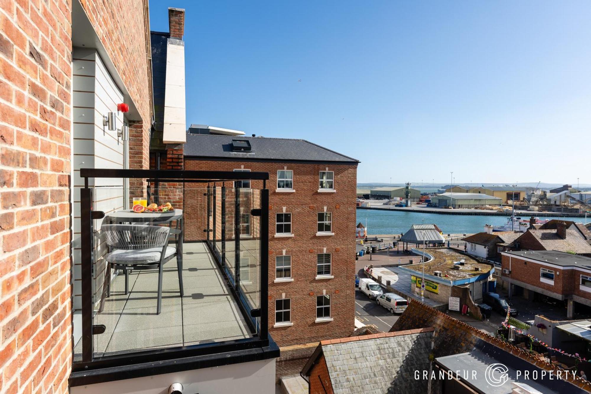 Apartment Harbour View By Grandeur