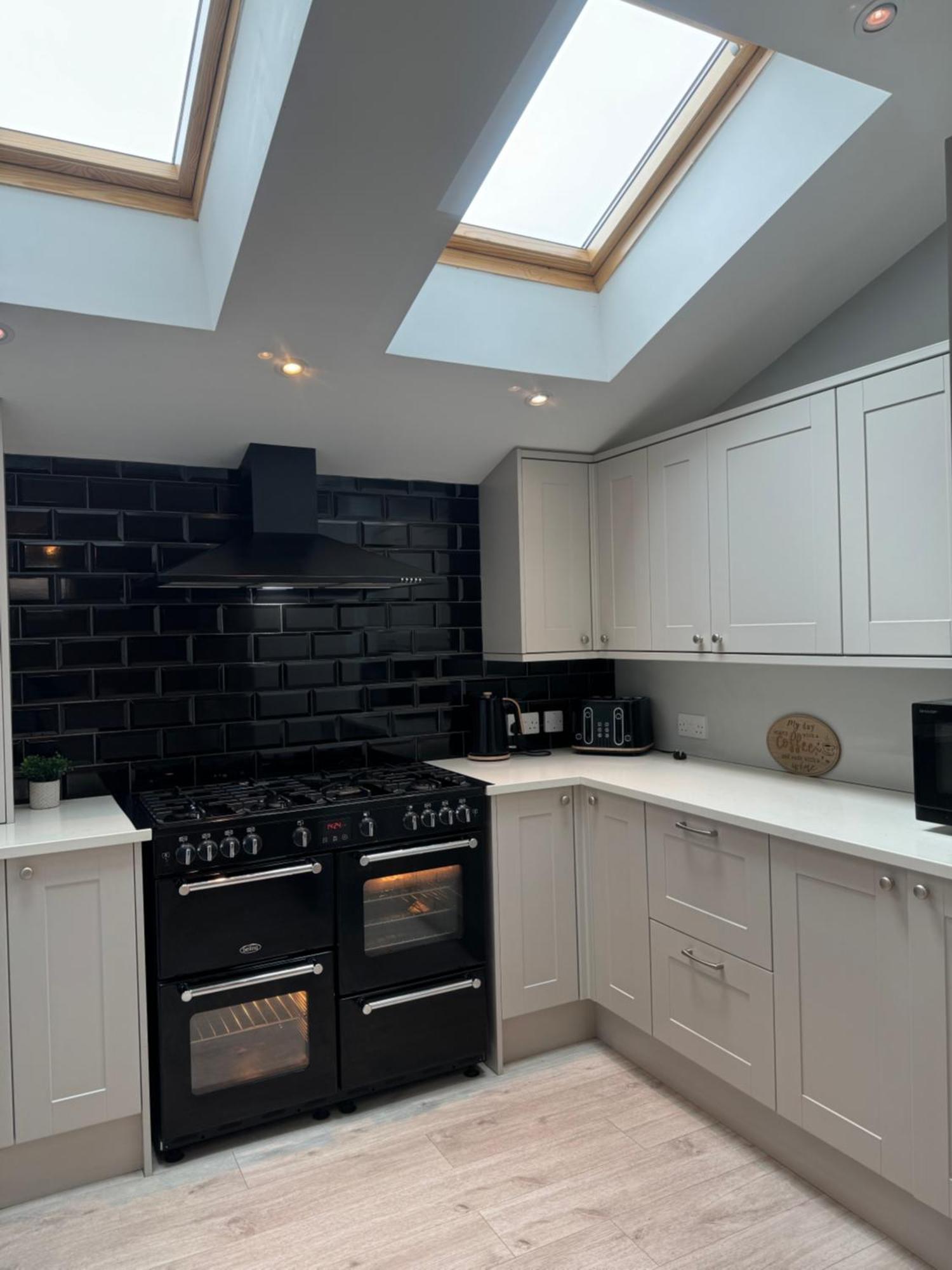 Dolphin Retreat Close To Beaches And Harbour Holiday home *