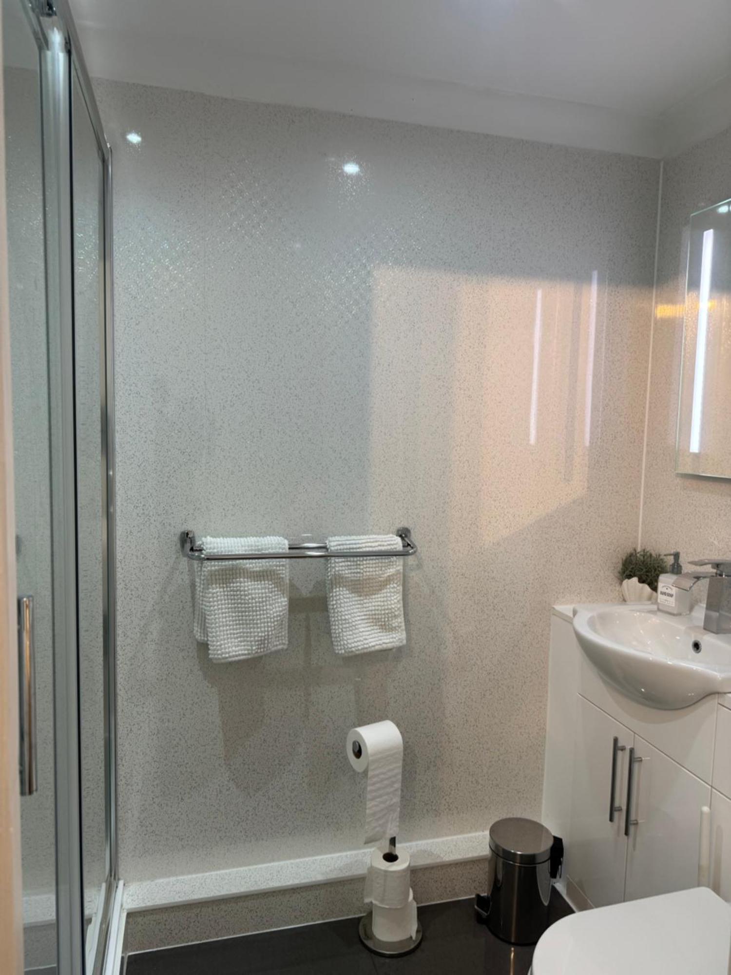 Dolphin Retreat Close To Beaches And Harbour *