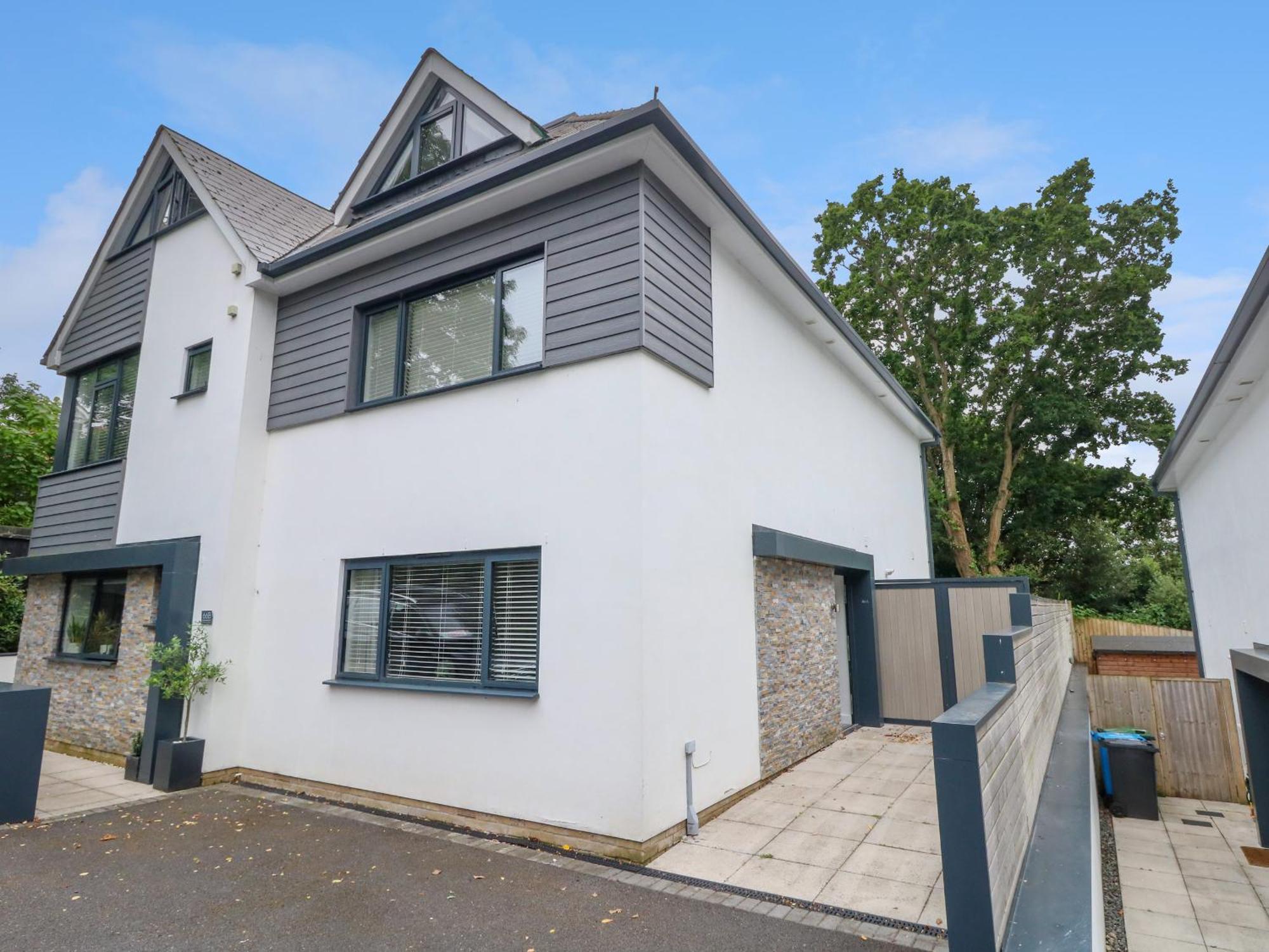 Holiday home 66a Danecourt Road *