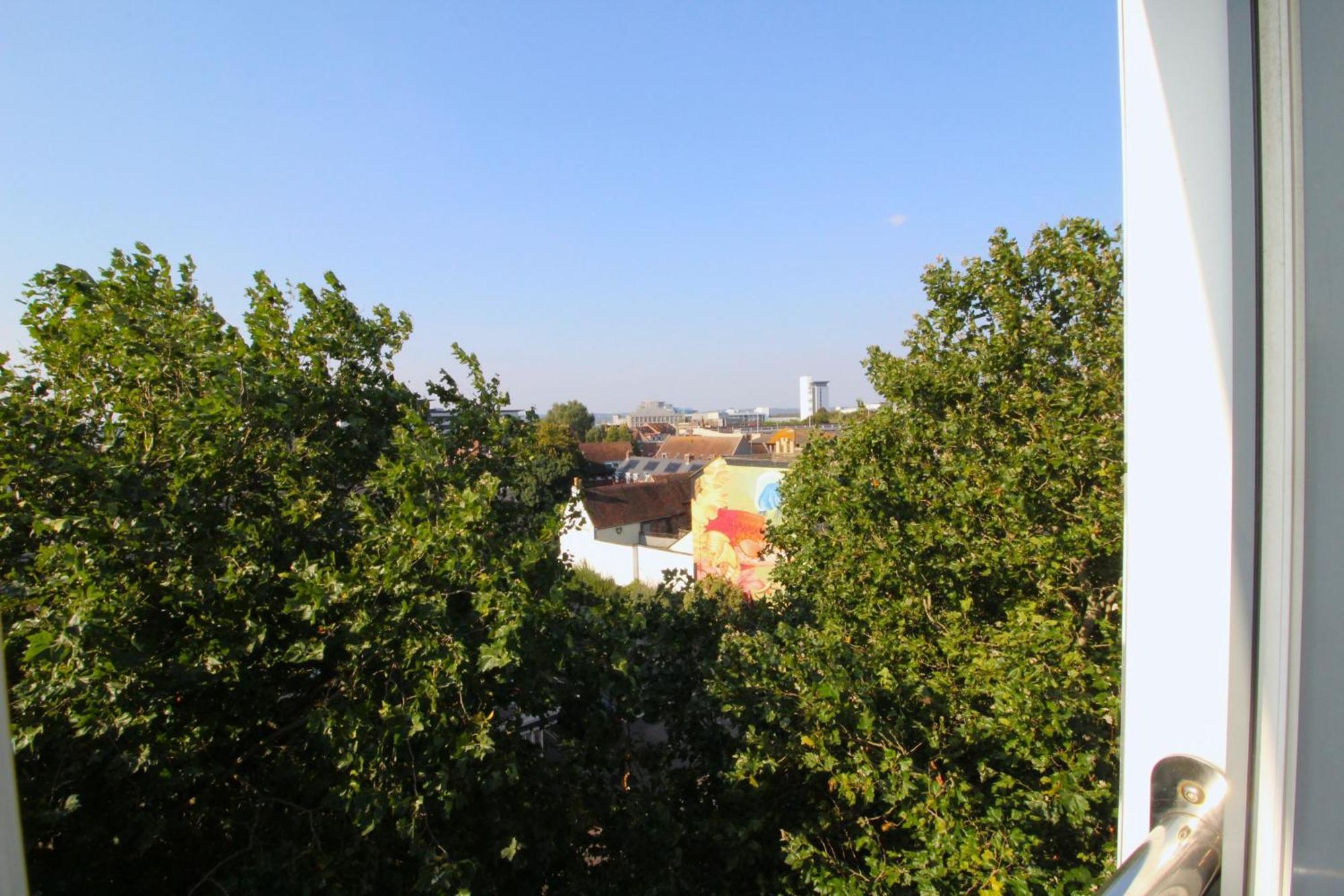 Treetops * Poole