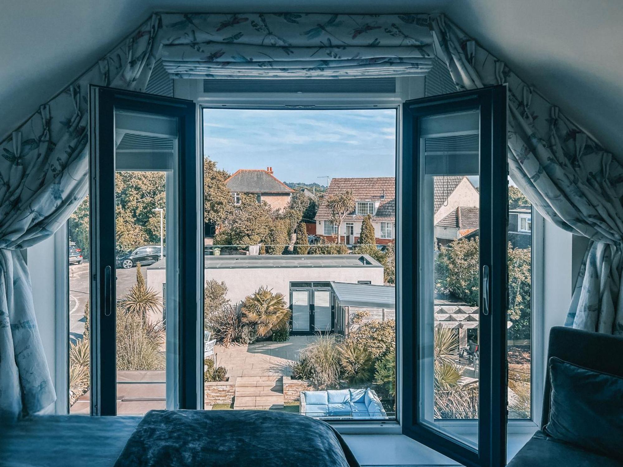Luxury With Harbour Views In Poole