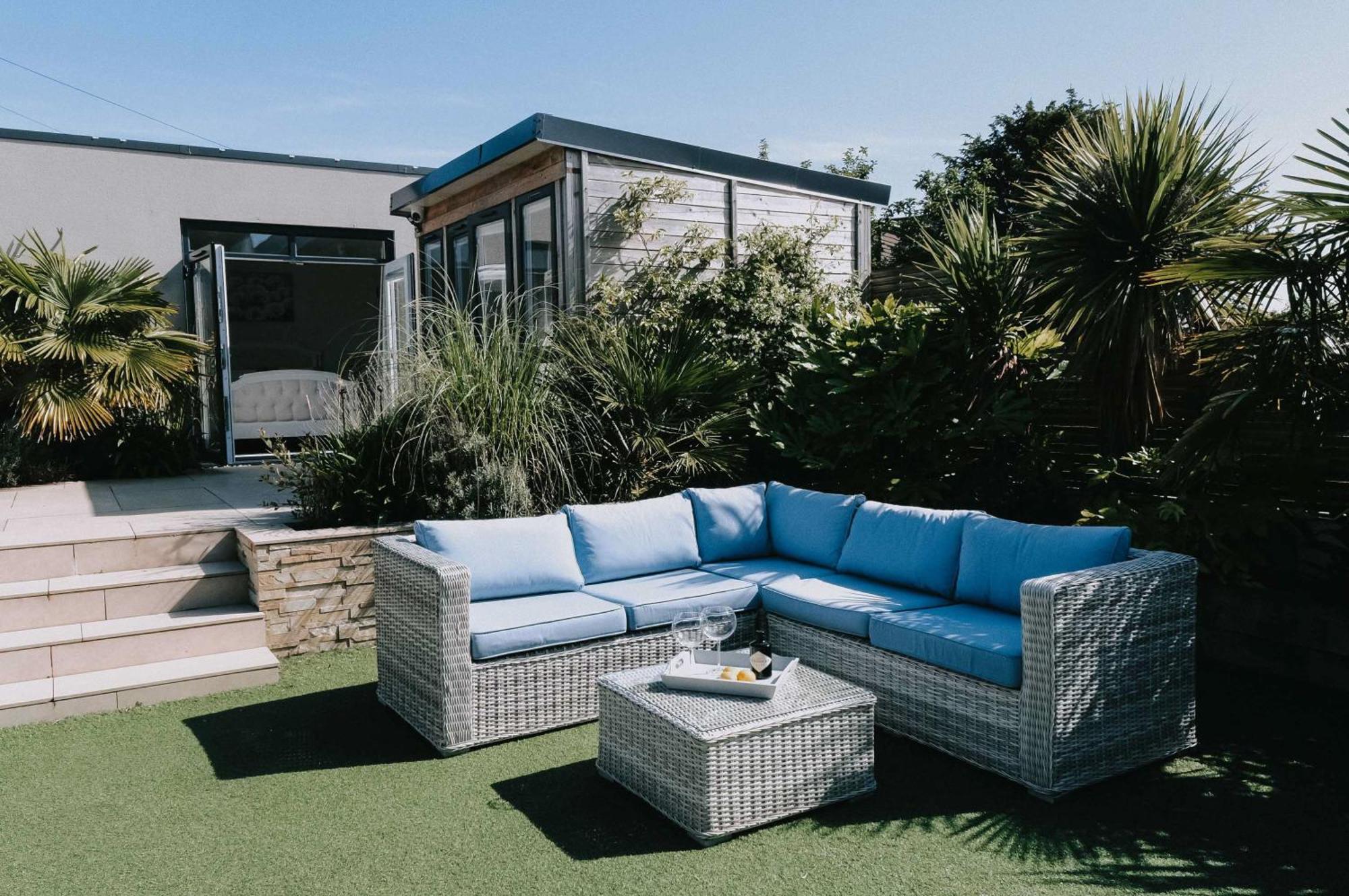 Luxury With Harbour Views In Holiday home *