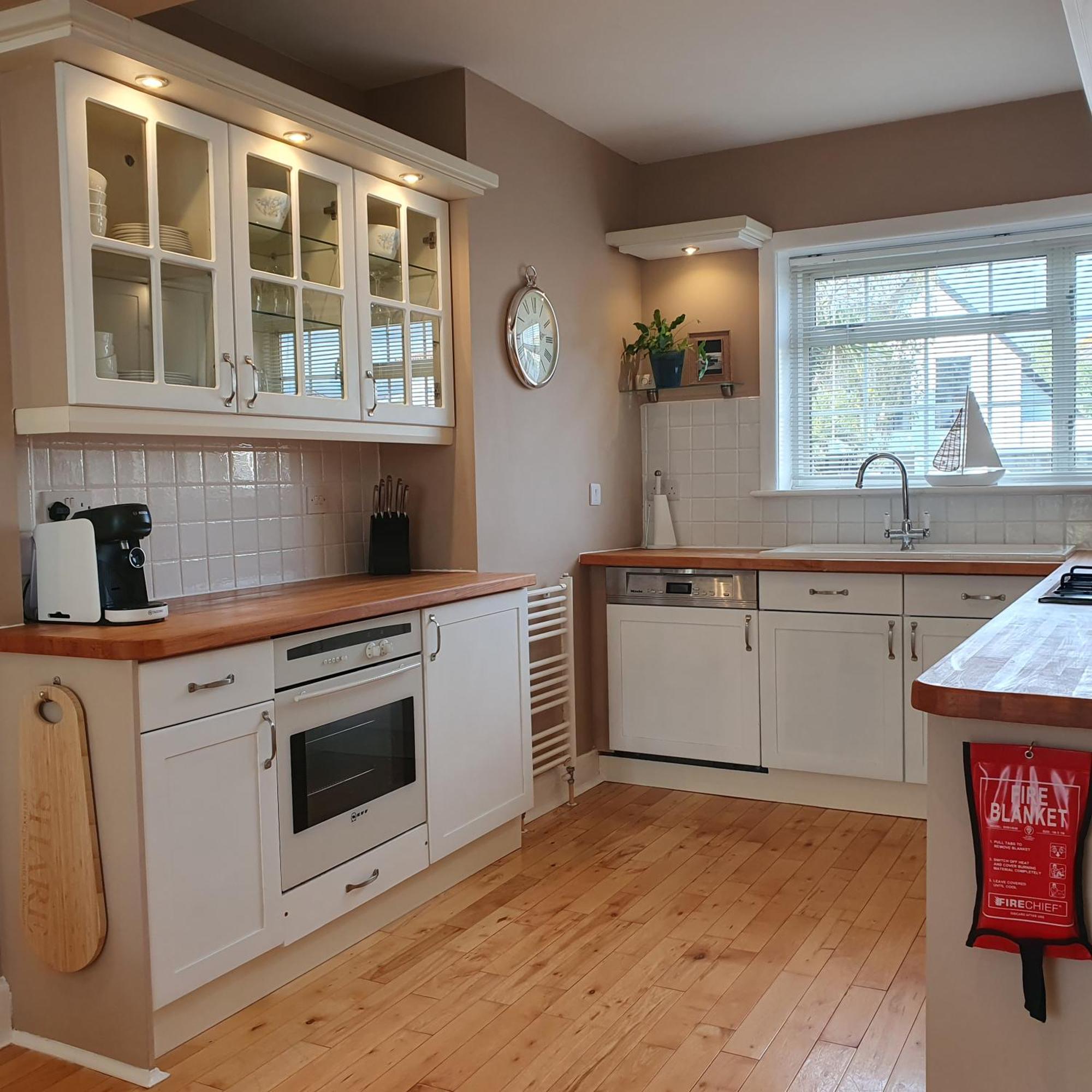 Panorama House - 400m From Sandbanks *