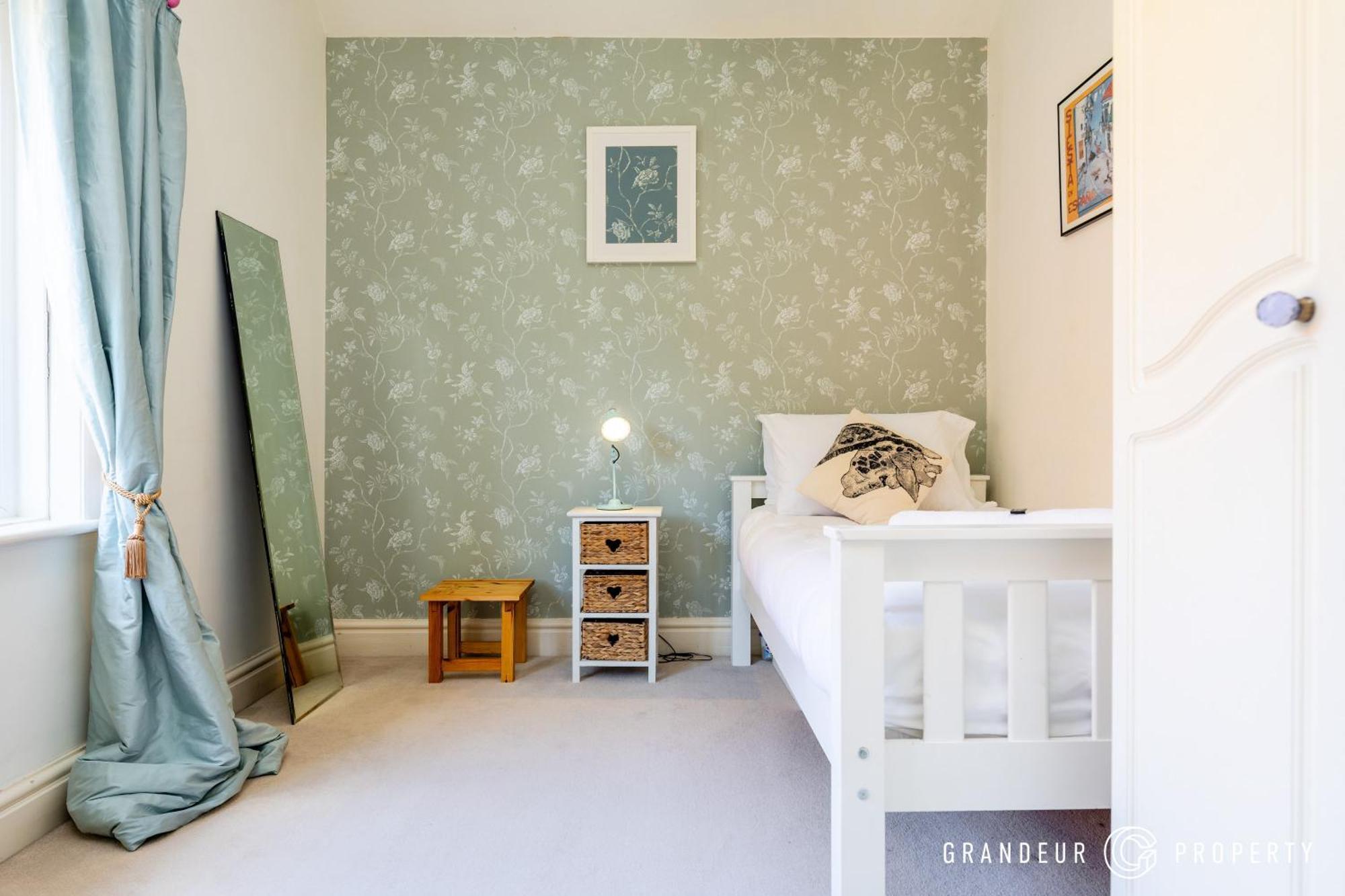 Danecourt Manor By Grandeur Poole