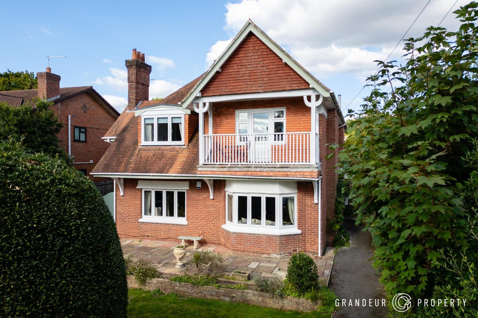 Danecourt Manor By Grandeur Holiday home *