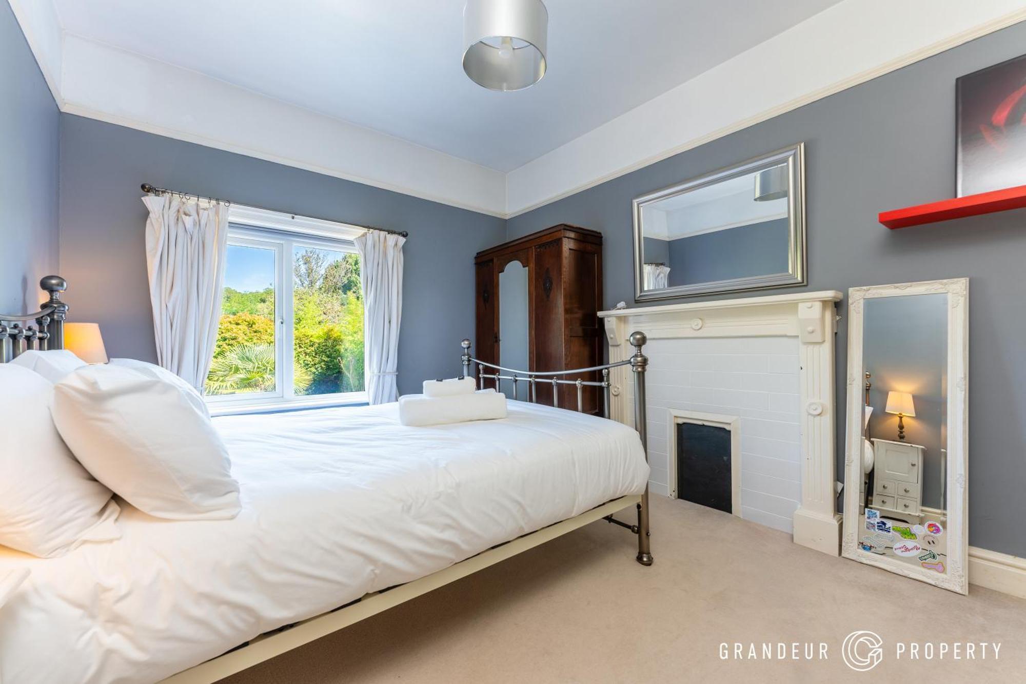 Holiday home Danecourt Manor By Grandeur