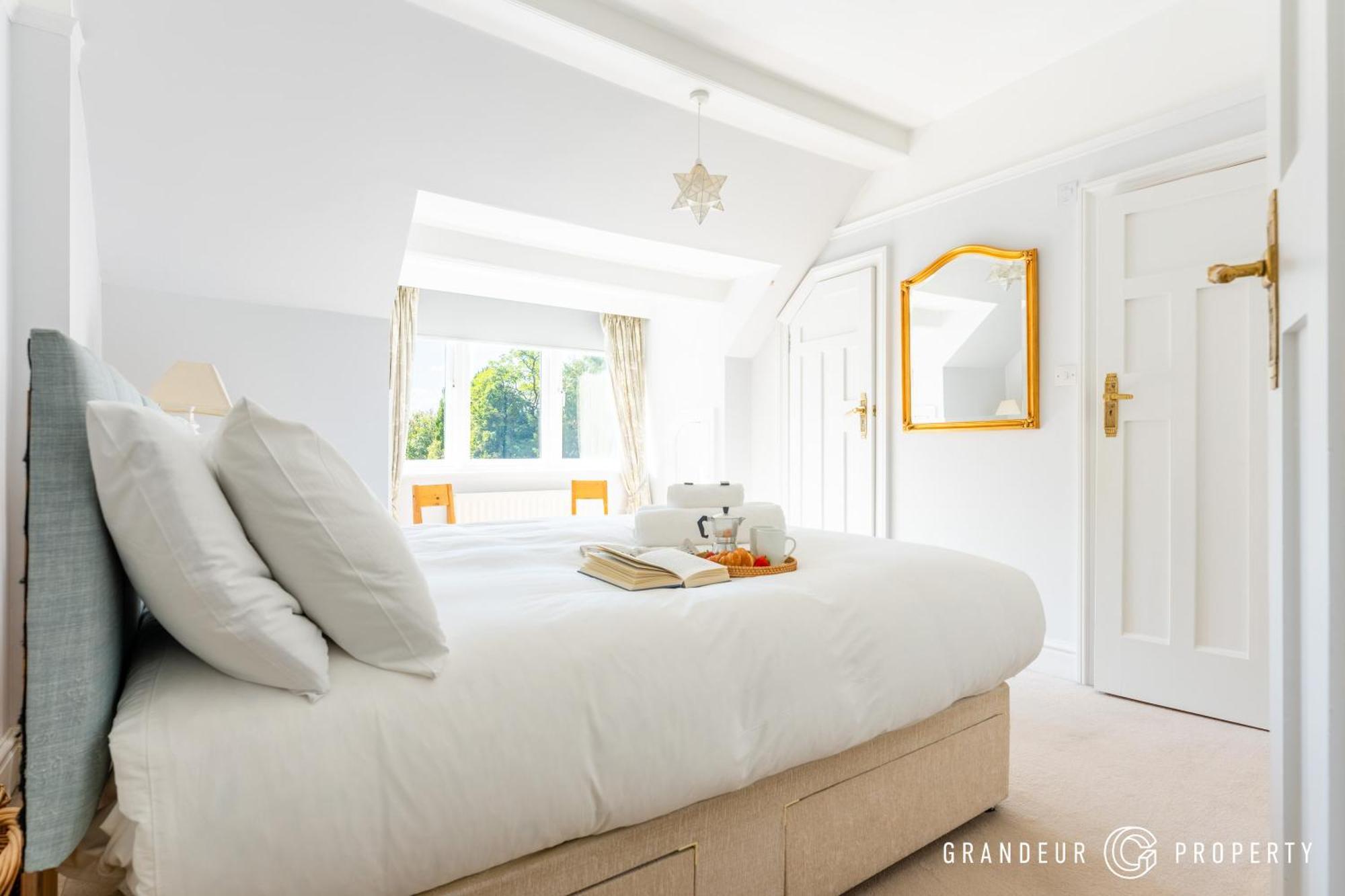 Danecourt Manor By Grandeur *