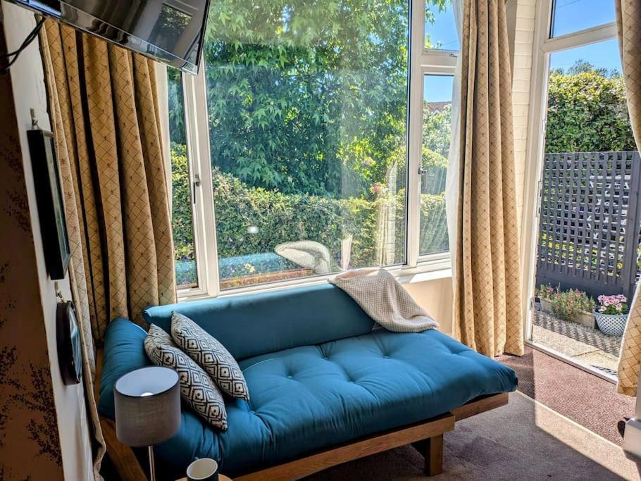Apartment Super Sunny With Own Terrace & Parking Poole