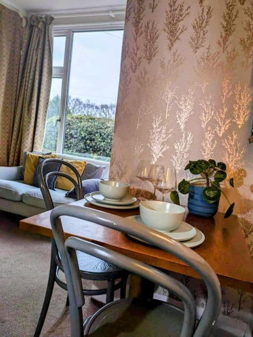 Super Sunny With Own Terrace & Parking