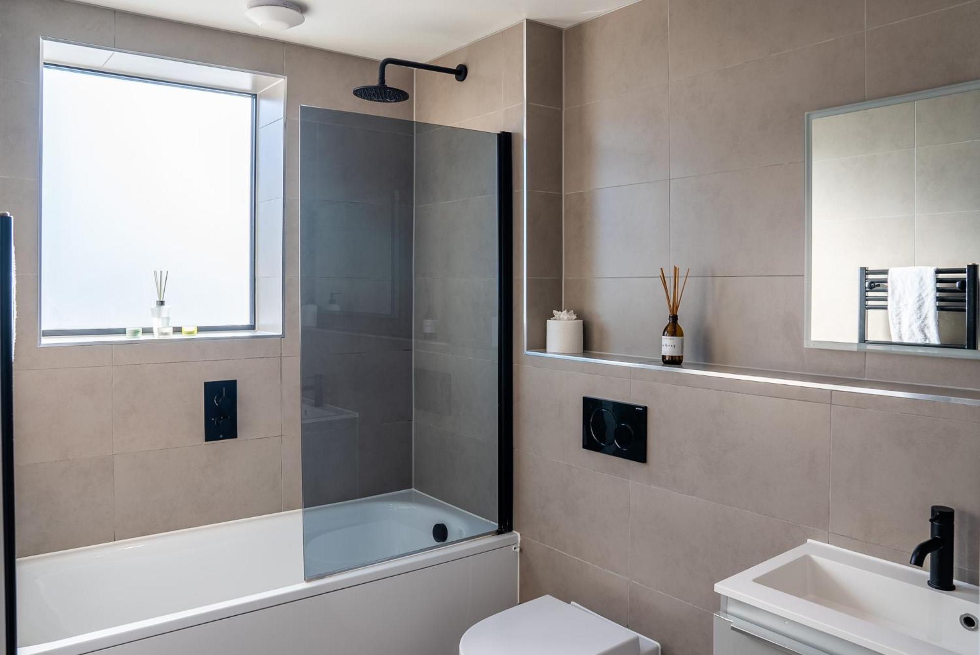 Beautiful Two Bedroom Harbor Side Apartment