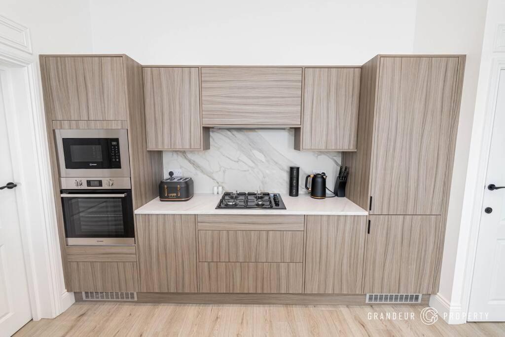 Apartment Longfleet Landings By Grandeur