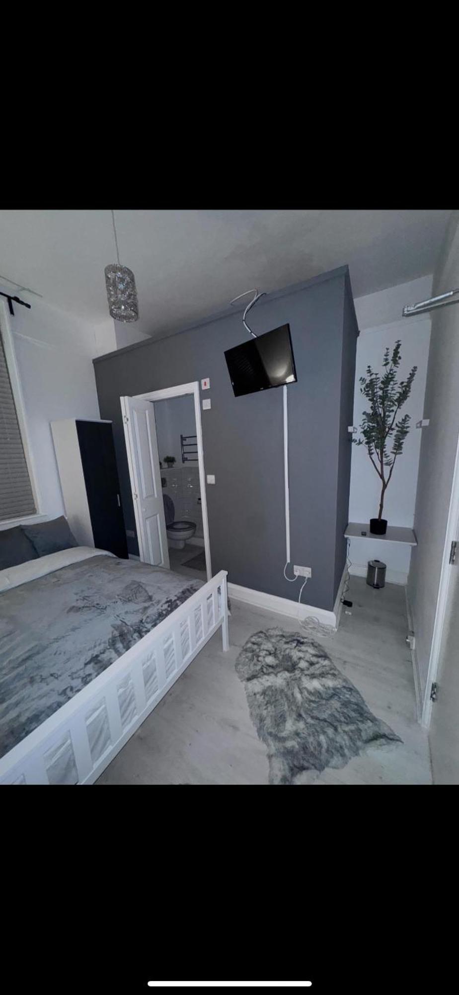 - 2 Double With Ensuites Poole
