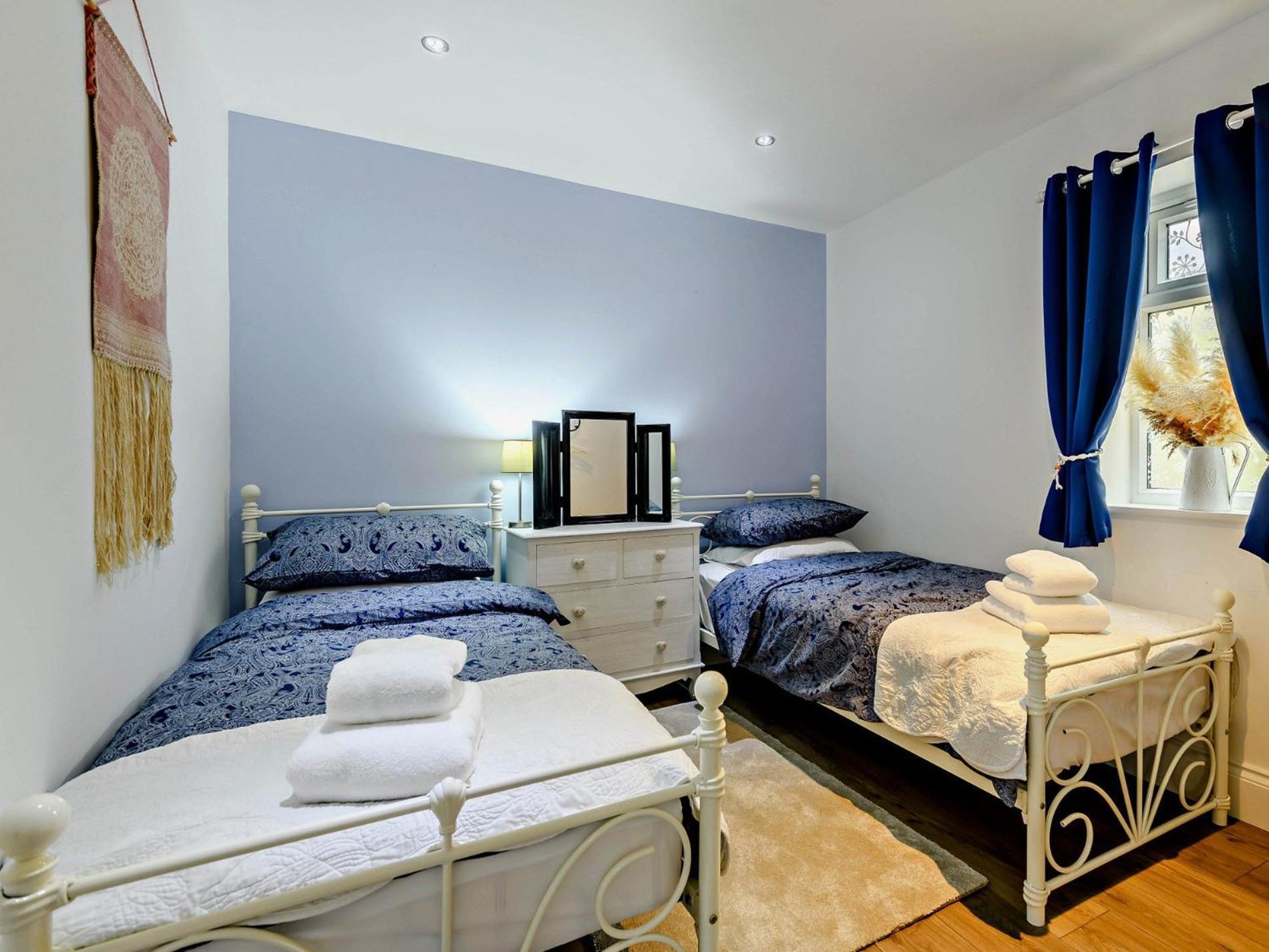 Holiday home 2 Bed In 92578