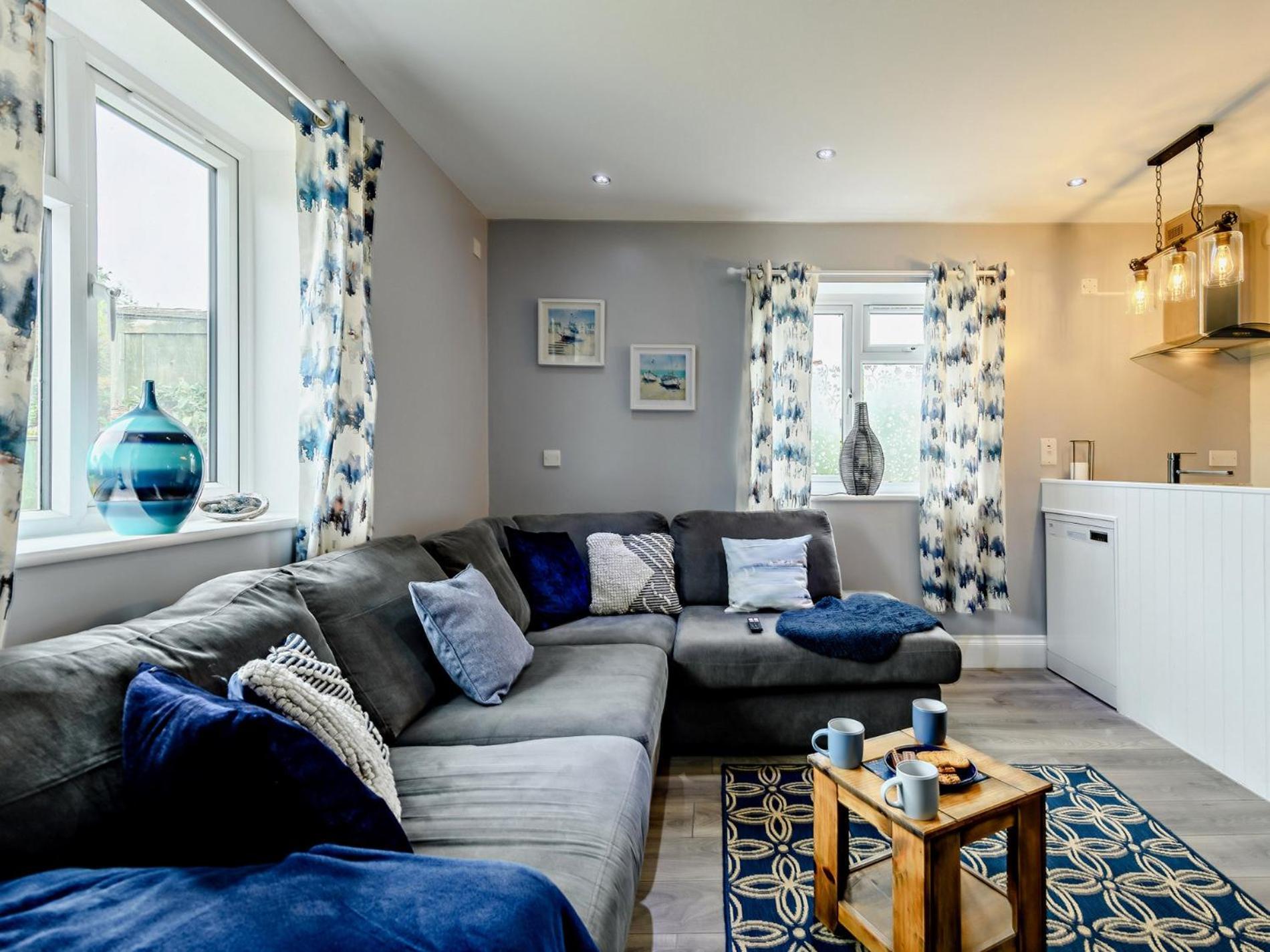 2 Bed In 92578 Holiday home *