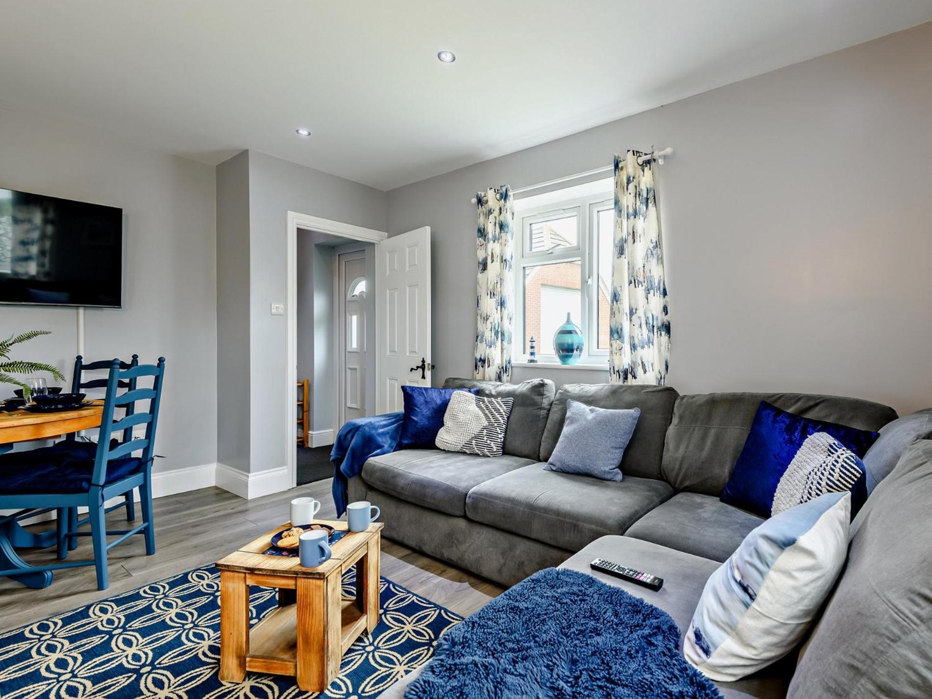 2 Bed In 92578 Holiday home *