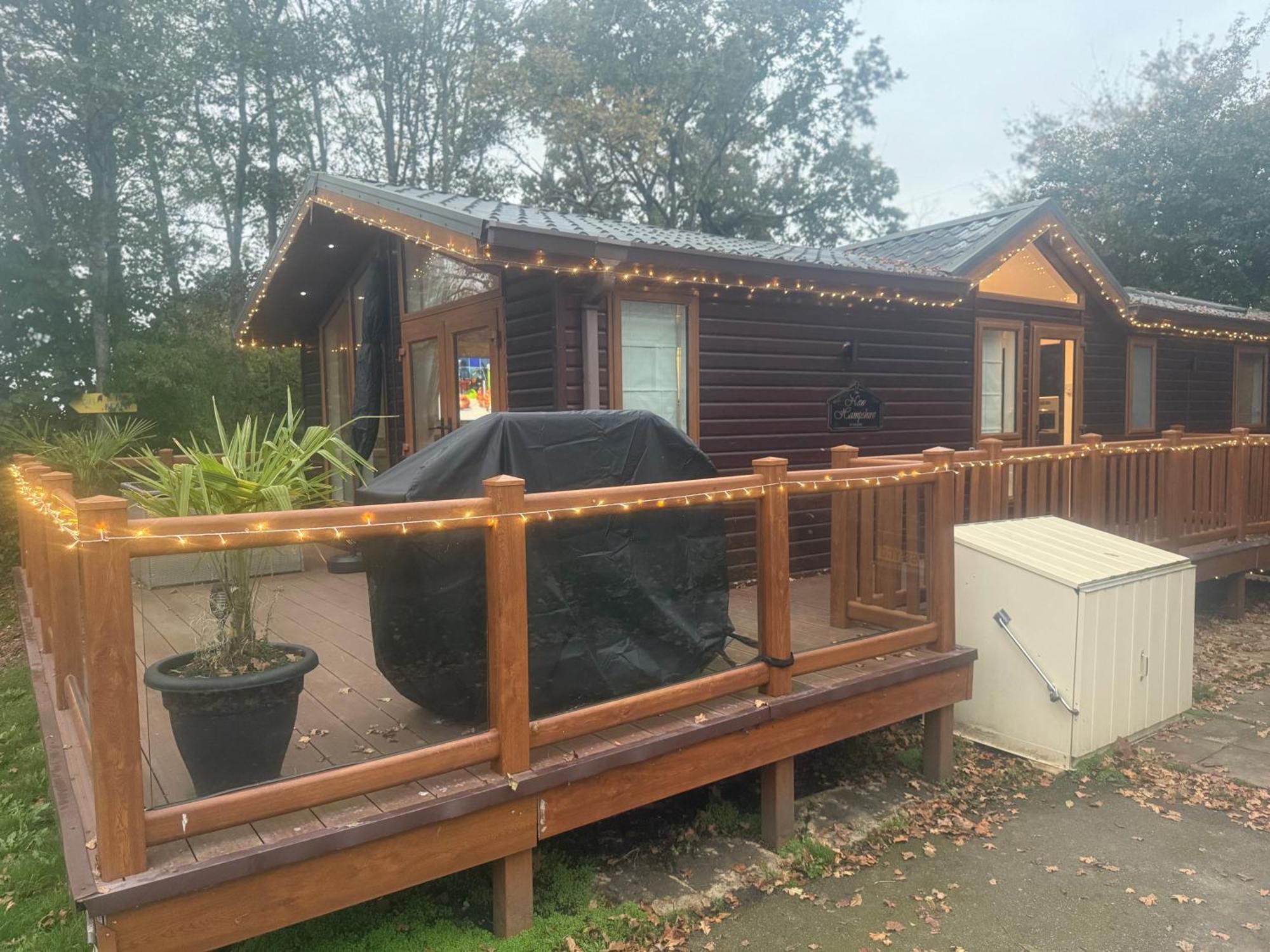 Falcove - 3 Bedroom Luxury Lodge, 5g Wifi, Full Sky Tv, Free Parking & Close To Poole