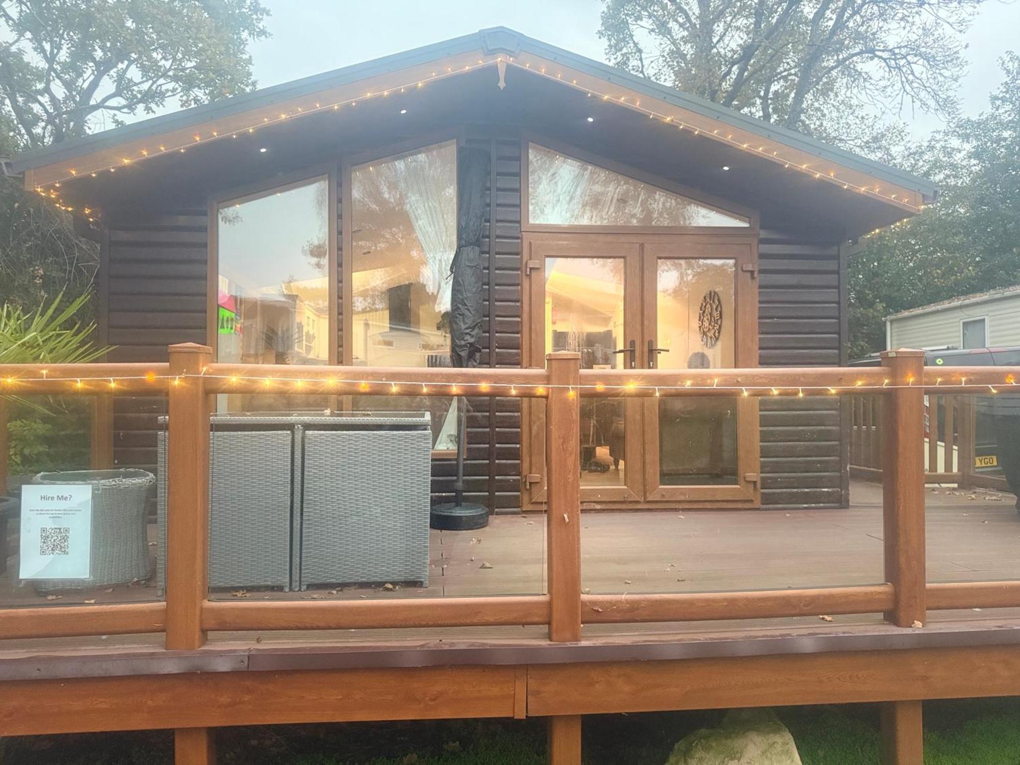 Falcove - 3 Bedroom Luxury Lodge, 5g Wifi, Full Sky Tv, Free Parking & Close To *