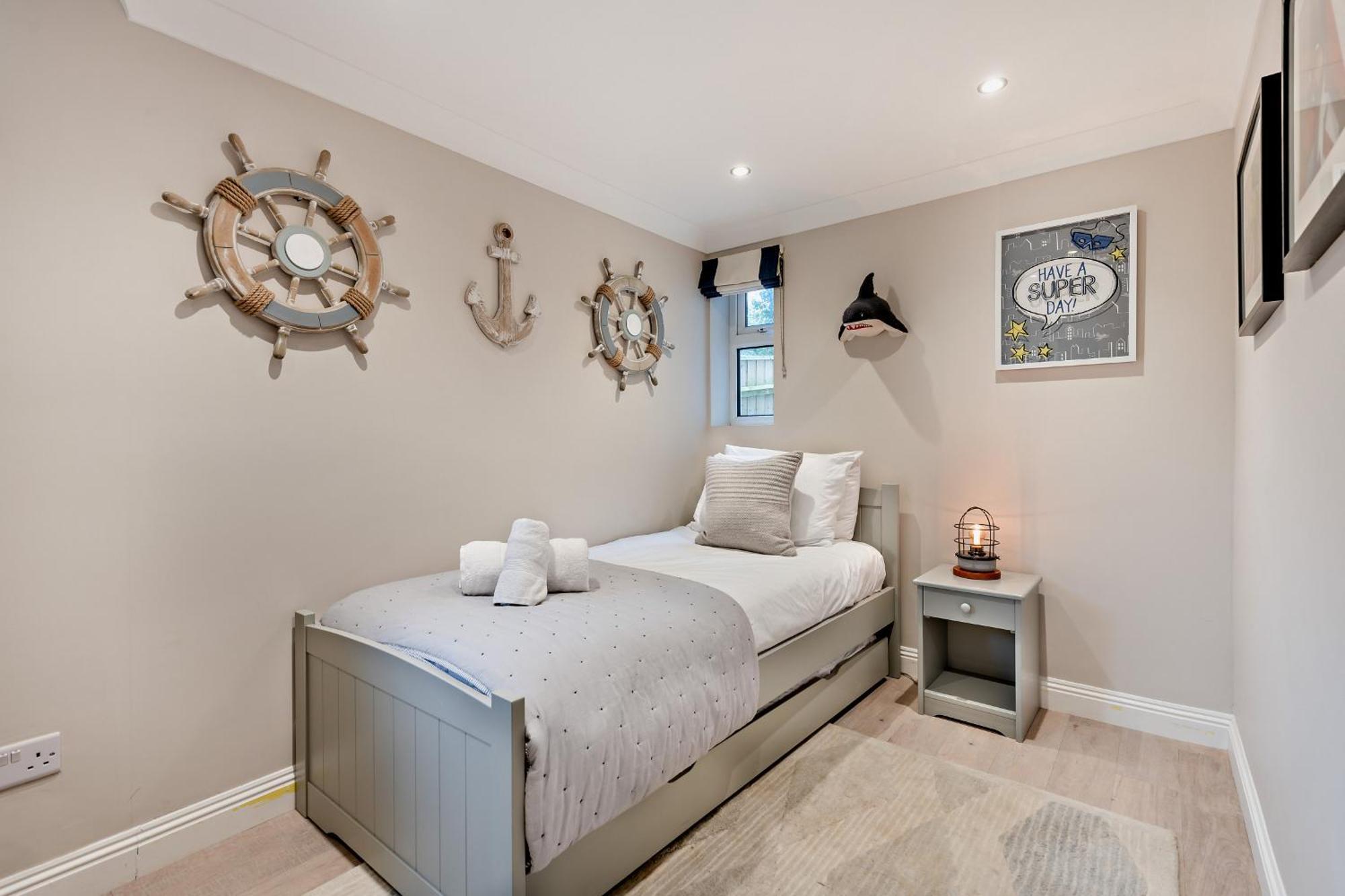 Villa High Tides Elegant & Modern 4-bedroom In Sandbanks Poole