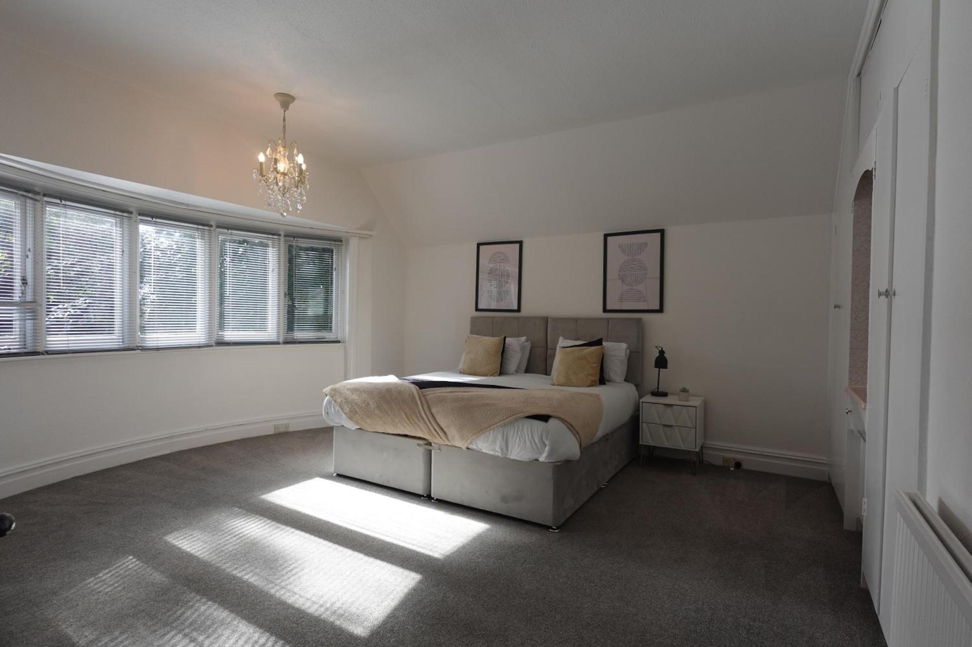 In Canford Cliffs Close To Sandbanks Beach Apartment *