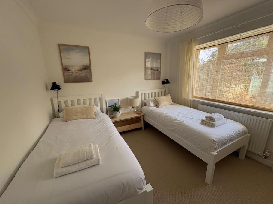 Apartment Harbourside Garden Flat With Parking