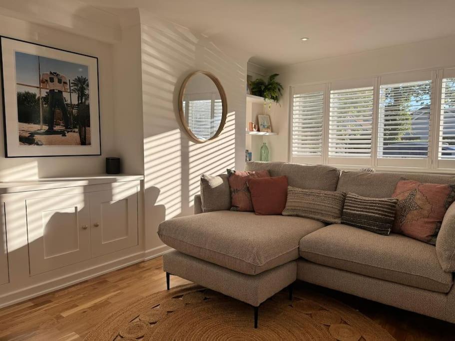 Apartment Harbourside Garden Flat With Parking *